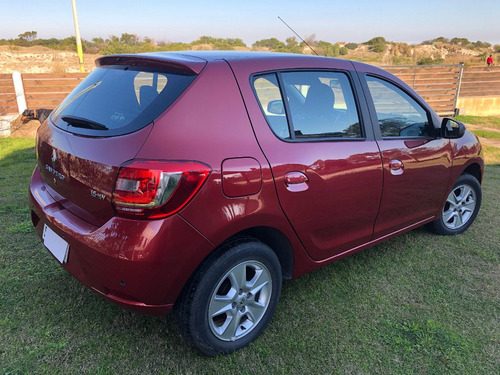 Imagen 2 de 11 de Renault Sandero Privilege 1.6 16v 105cv