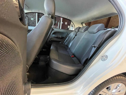 Imagen 9 de 13 de Volkswagen Gol Trend 2021 1.6 Trendline 101cv