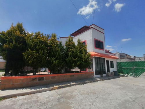 Imagen 2 de 12 de Casa Sola En Venta Amplia Casa En Esuqina Haciendas Pachuca