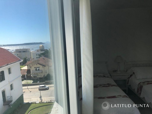 Apartamento En Península- Ref: 123