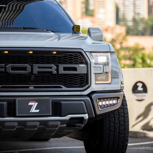 Imagen 7 de 23 de Ford F-150 Raptor Cabina