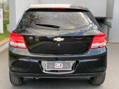 Imagem 4 de 11 de Chevrolet Onix Hatch Lt 1.0 8v Flexpower 5p Mec.- 2013/