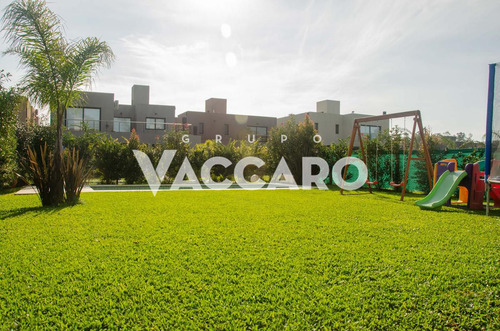 Casa 4 Dormitorios Con Piscina En Barrio Cerrado
