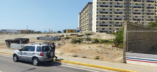 Lote De Terreno A La Venta En Catia La Mar. Ultimos En Su Tipo (tamaño) 20987 M2. Con Aprox 65 Ml Sobre Av De Acceso A Playa Grande.dentro De La Poligonal De Zona Economica Especial.25-1971gm