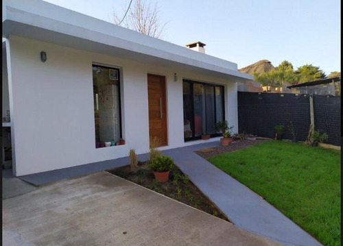 Preciosa Casa En Venta En Pinares