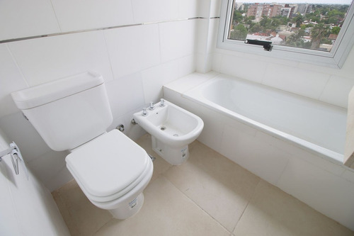 Divino 3 Amb A Estre Piso Alto.ameni. Ituzaingo