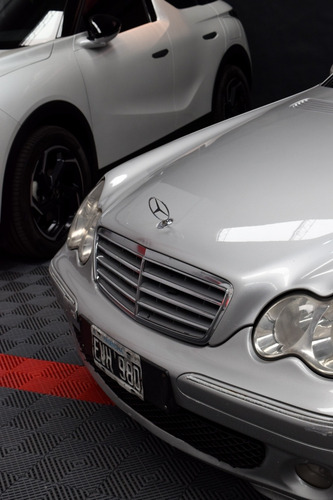 Imagen 11 de 18 de Mercedes-benz 220 C220 Cdi 2005
