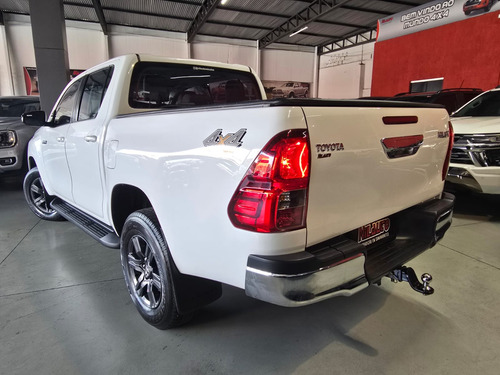 Toyota Hilux 2.8 D-4D TURBO DIESEL CD SR 4X4 AUTOMÁTICO