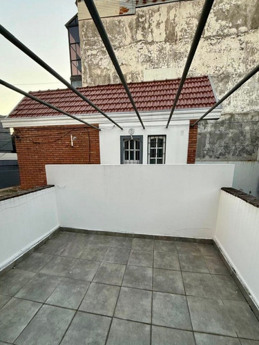 Dúplex De 3 Ambientes Con Cochera, Patio Y Terraza