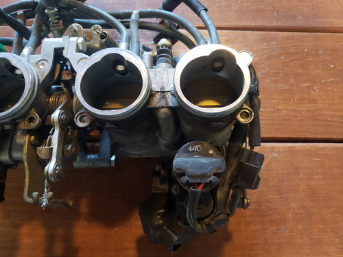 Cuerpo De Aceleracion Yamaha R1 Incompleto Año 2004 A 2006 (Usado)