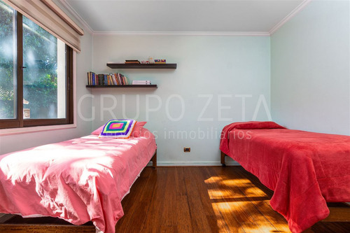 Casa En Arriendo De 7 Dorm. En Las Condes