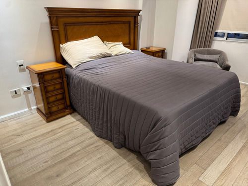 Cama 2 Plazas 1,90 X 1,60 Y 2 Mesitas De Luz Madera Cerezo Cerezo Clásico (Usado)
