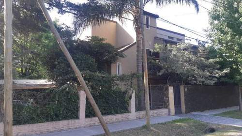 Imagen 2 de 14 de Chalet En Venta En Villa Udaondo
