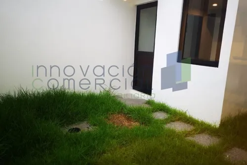 Casa En Renta En Altos Juriquilla, En Excelentes Condiciones Con Amenidades.