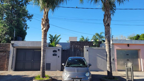 Casa En Venta En Haedo Chico