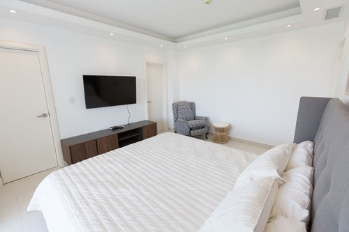 Vendo Lujoso Apartamento Ubicado En Marbella, Juan Dolió
