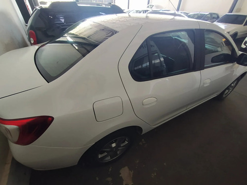 Renault Logan 1.6 DYNAMIQUE 8V FLEX 4P AUTOMATIZADO