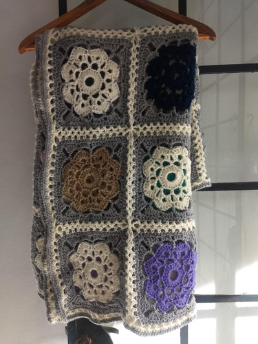 Mantas Tejidas Al Crochet Con Cuadraditos Gris Cuadrados