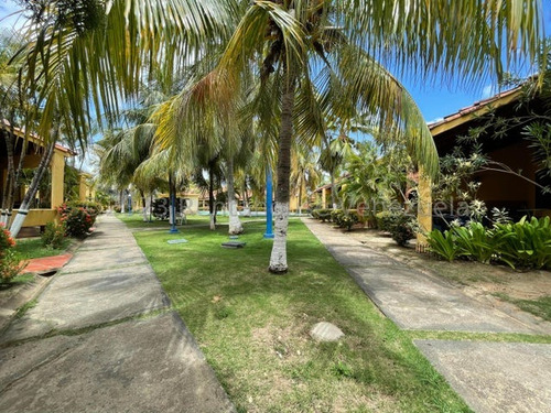 Townhouse En Chichiriviche, Ciudad Flamingo, Codg Mas 24-8226