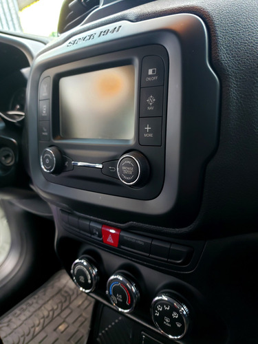 Imagen 13 de 16 de Jeep Renegade 2019 1.8 Sport