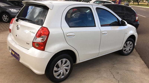 Toyota Etios Hb X 13l At