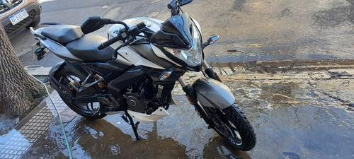 Bajaj Ruser 200 Ns