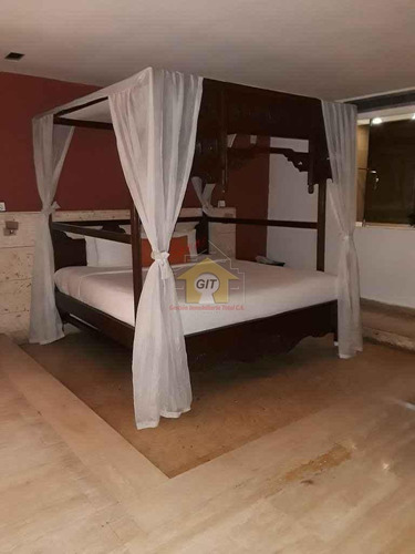 Imagen 4 de 10 de El Edificio Diseñado Para Hotel, Se Encuentra Ubicado En El