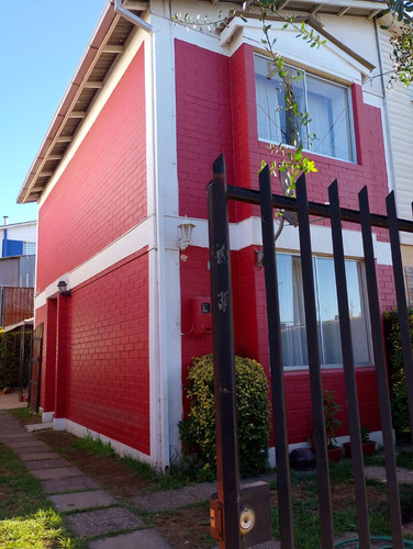 Casa Dos Pisos Amoblada Y Bien Mantenida