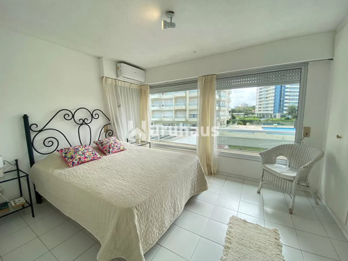 Venta Apartamento Tres Dormitorios Punta Del Este Playa Brava Edificio Torre Marina Ii