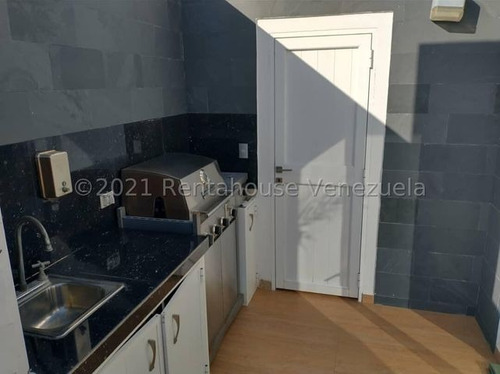 Imagen 3 de 12 de Townhouse En Venta De Estilo Moderno Ubicado En Punto Fijo