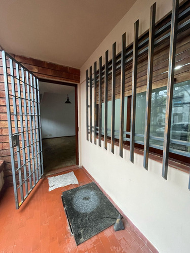 Casa En Alquiler De 4 Ambientes