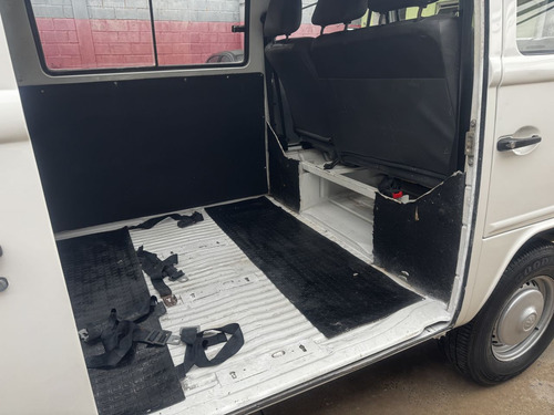 Volkswagen Kombi 1.4 FLEX STD 9 LUGARES