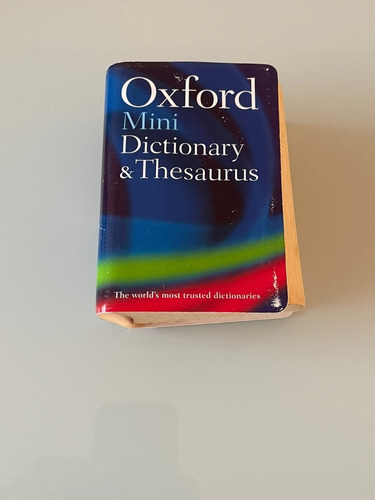 Libro - Mini Dictionary & Thesaurus