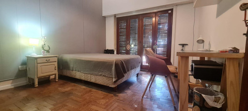 Casa En Venta - 2 Dormitorios 2 Baños - 546mts2 - Castelar