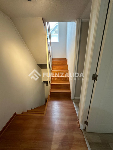 Casa De 3 Pisos En Pasaje Cerrado En Venta. En Ñuñoa