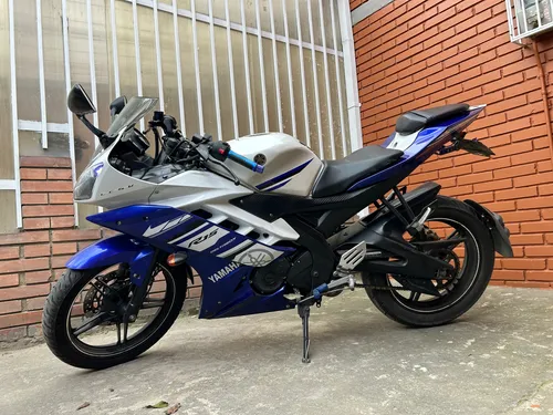 Yamaha R15 V2