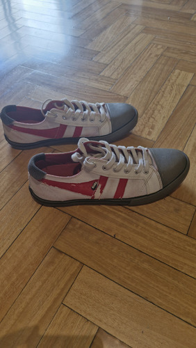 Zapatillas Gola - Talle 43 Arg / 10 Us