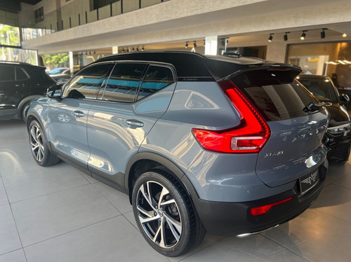Volvo XC40 2.0 T5 R-DESIGN AWD