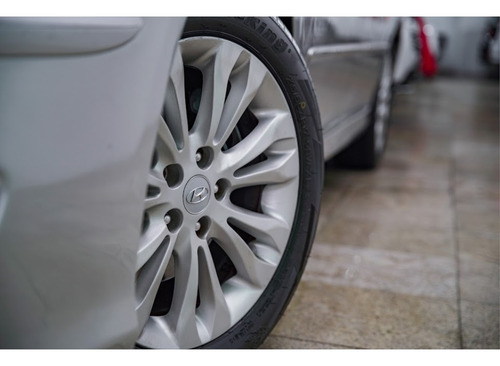 Hyundai Azera 3.3 MPFI GLS SEDAN V6 24V GASOLINA 4P AUTOMÁTICO