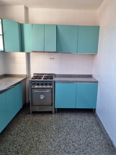 Muy Luminoso Departamento De 2 Ambientes En Pleno Centro De Lanús