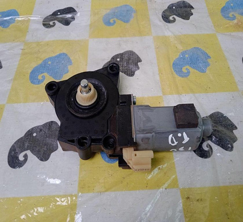 Motor Da Maquina Levantar Vidro Porta T.d Hyundai I30 2009