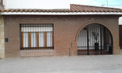 Casa En Venta - 3 Dormitorios 3 Baños - 100mts2 - Necochea