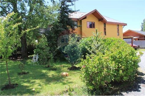 Imagen 2 de 30 de Remax Vende Casa Y Galpón Muy Céntrico En Pucón.