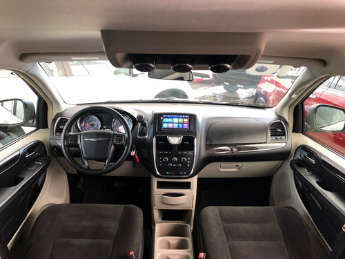 Imagen 5 de 12 de Chrysler Town & Country Li 2016
