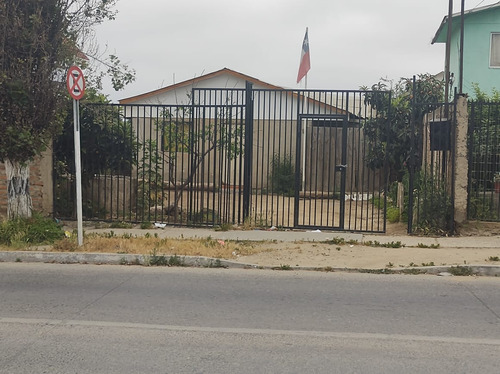 Casa Un Piso En Amplio Terreno Cercano Troncal Sur