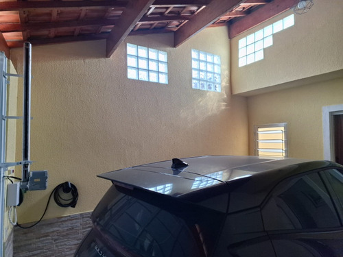 Casa 2 Dormitórios Sendo 1 Suite