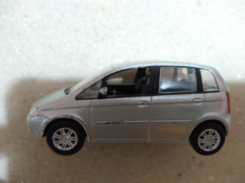 Miniatura Fiat Idea- Escala 1:43-