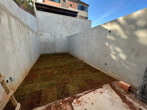 Imagem 8 de 22 de Ótima Casa Triplex De 3 Quartos No Xangrilá ! - 4208