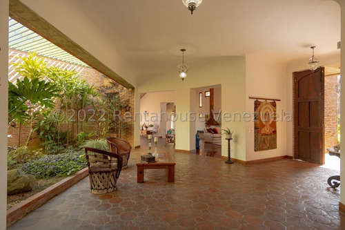 Ana Torres. Quinta En Venta 237688 En Cerro Verde