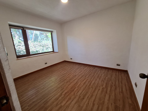 Muy Acogedora Casa Interior, Iluminada, 2d, Patio